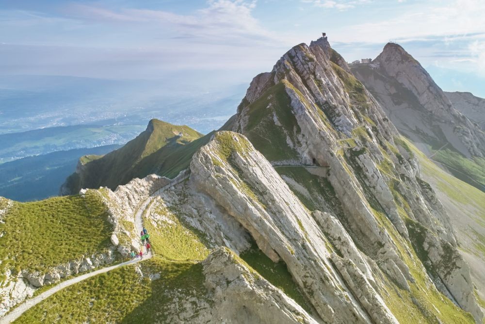 Gunung Pilatus: Tempat Bersejarah dengan Pemandangan Memukau di Pegunungan Alpen