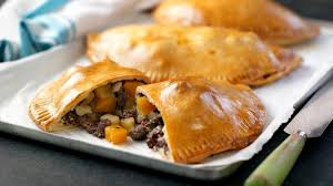 Cornish Pasty: Hidangan Tradisional Inggris yang Mendunia