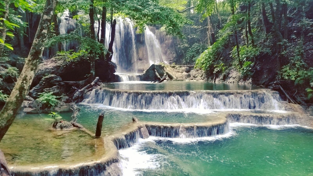 Pulau Moyo: Surga Tersembunyi di Nusa Tenggara Barat