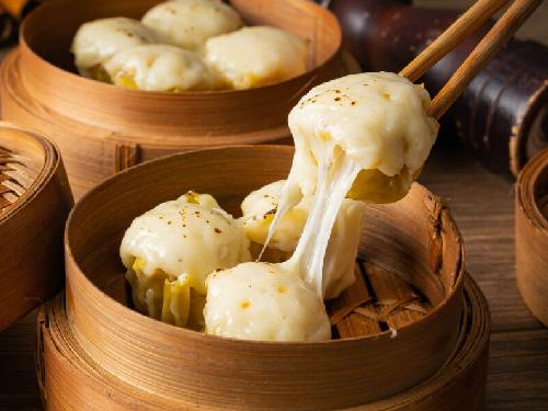 Dimsum Keju: Lezatnya Camilan Gurih yang Bikin Ketagihan