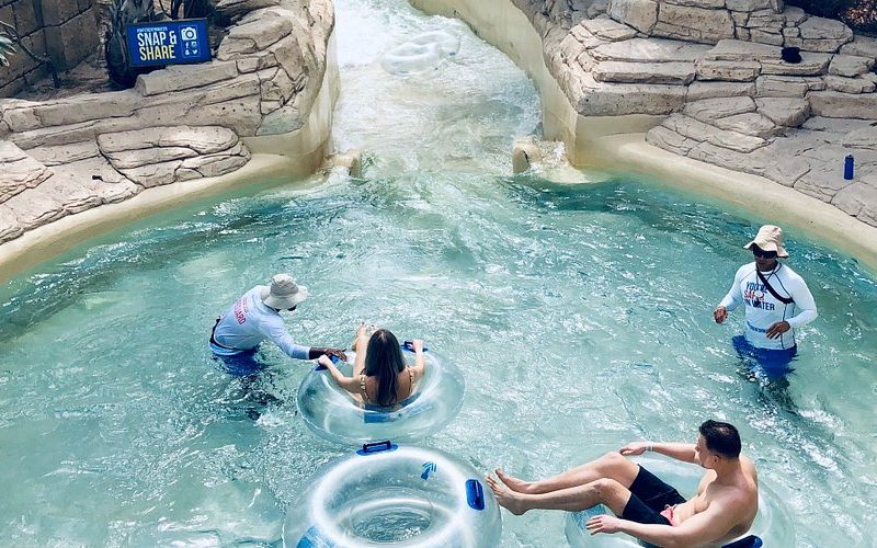 Aquaventure Dubai: Surga Petualangan Air Terbesar yang Bikin Liburan Makin Seru