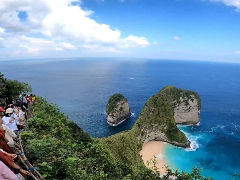 Pantai Kelingking: Surga Tersembunyi dengan Keindahan yang Sulit Terlupakan