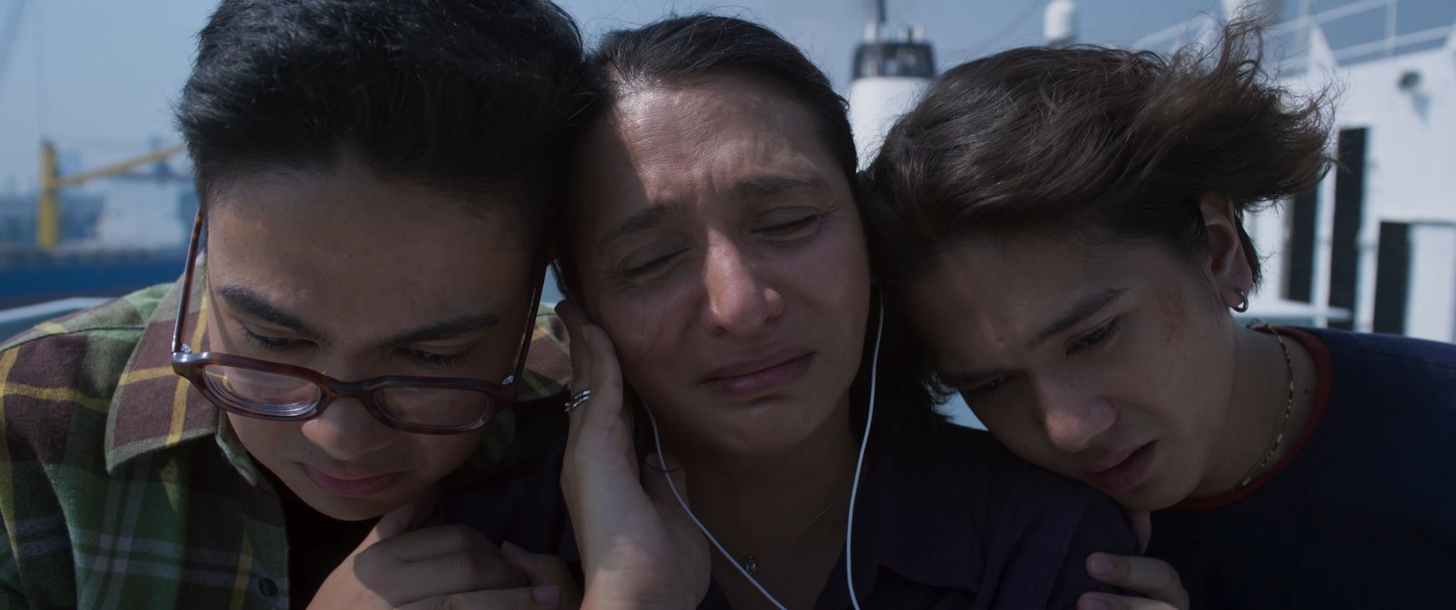 Debut Layar Lebar dan Perayaan Mati Rasa