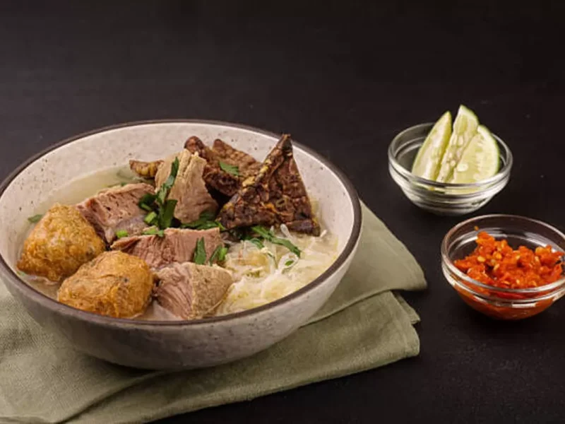 Sop Saudara: Hangatnya Hidangan yang Menyatukan Rasa dan Kenangan