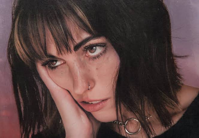 Sasha Sloan: Popularitas Penyanyi Muda Lewat Lagu Penuh Emosi 2026