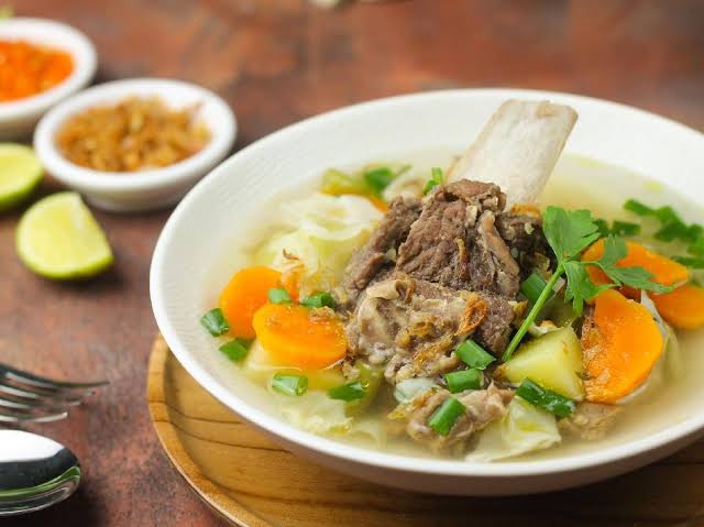 Sop Iga Sapi, Hidangan Hangat yang Selalu Menghadirkan Kenyamanan di Setiap Suapan